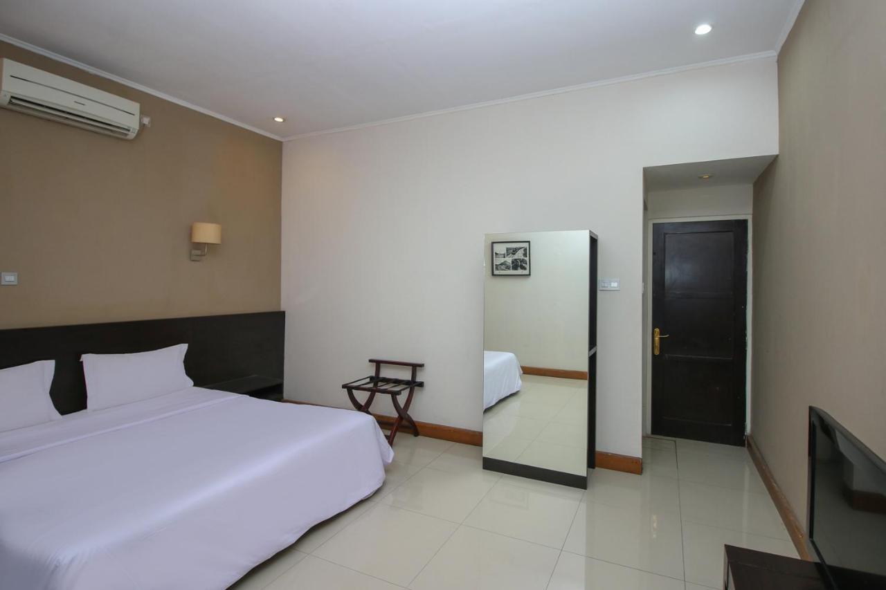 Sky Hotel Buah Batu 1 Bandung Exterior foto