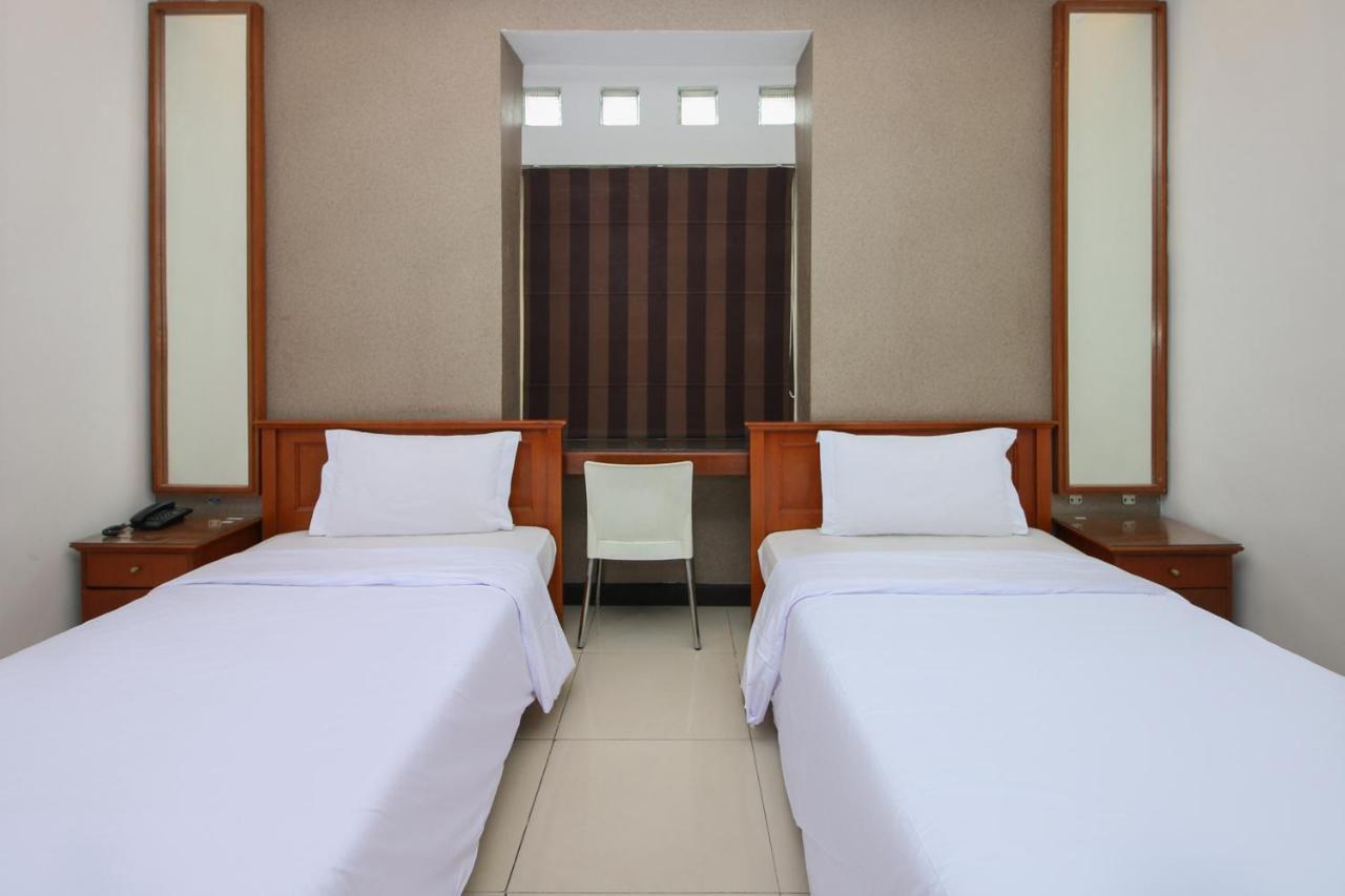 Sky Hotel Buah Batu 1 Bandung Exterior foto